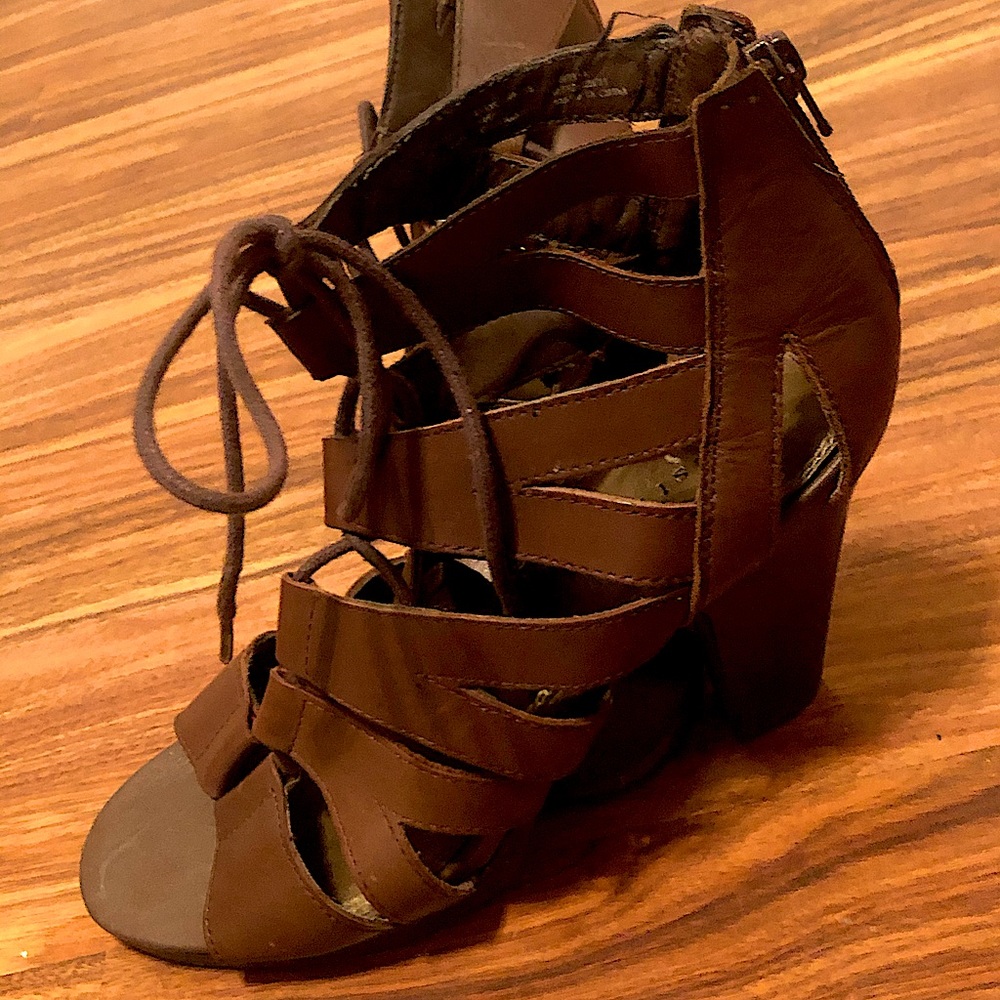 Brown shoes sz 11 heel about 3.5 to 4 inches